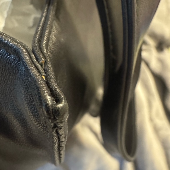 Chanel Black Lambskin Leather Women's Bag/Tote with COA. Excellent Condition! - Picture 9 of 16